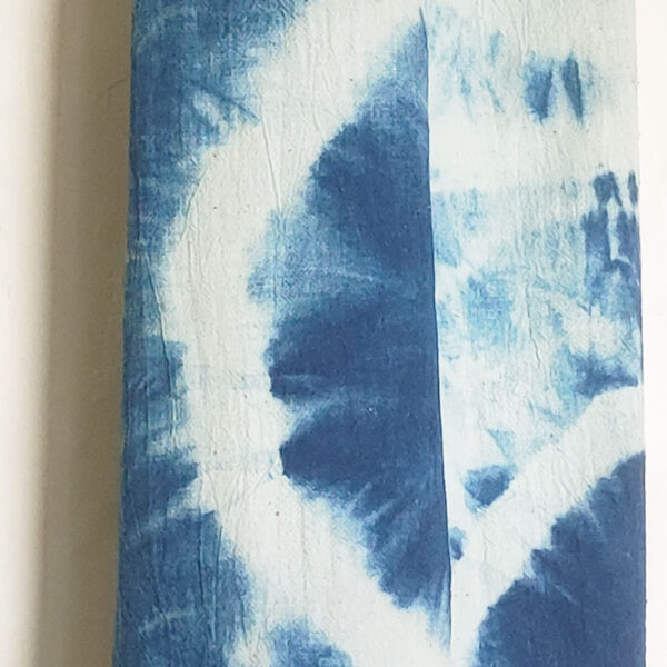 zoom des motifs -Etole en coton kala - Série Lune Bleue "Eclipse"